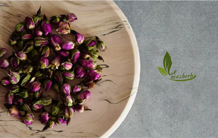 غنچه گل محمدی کرمان در بشقاب